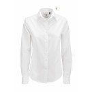 color:white